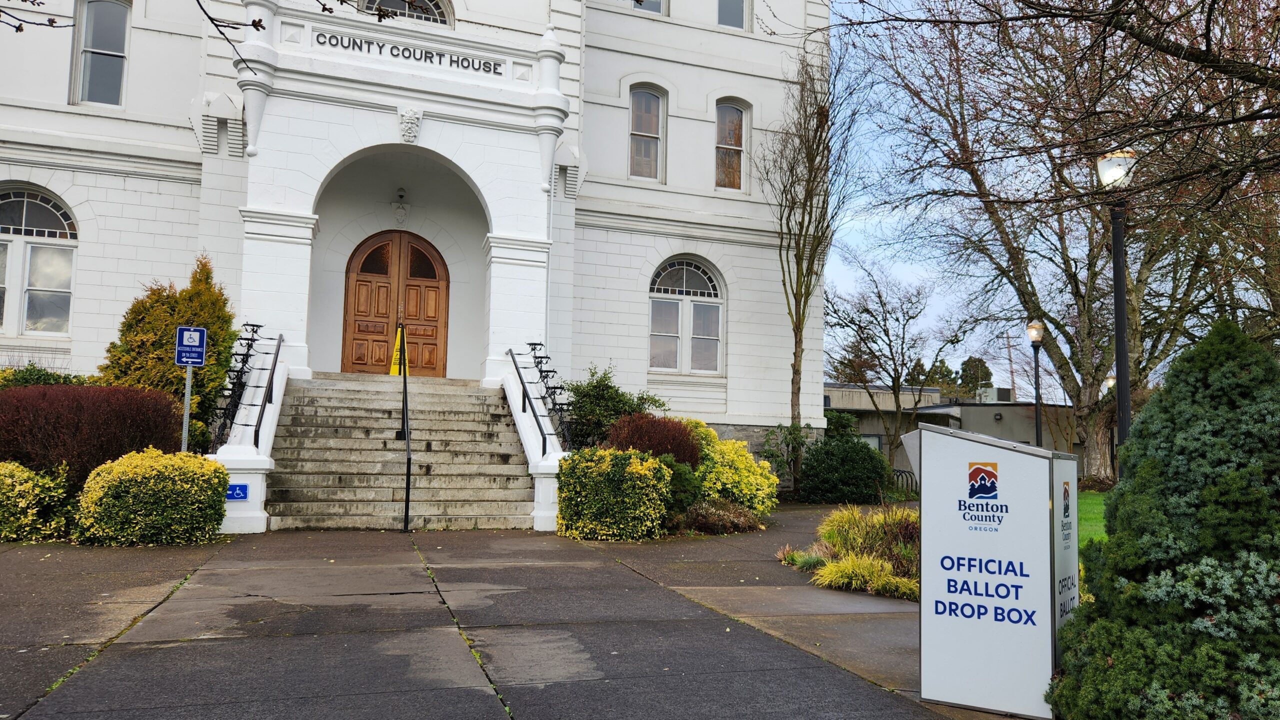 Benton County Courthouse 4th St Ballot Drop Box